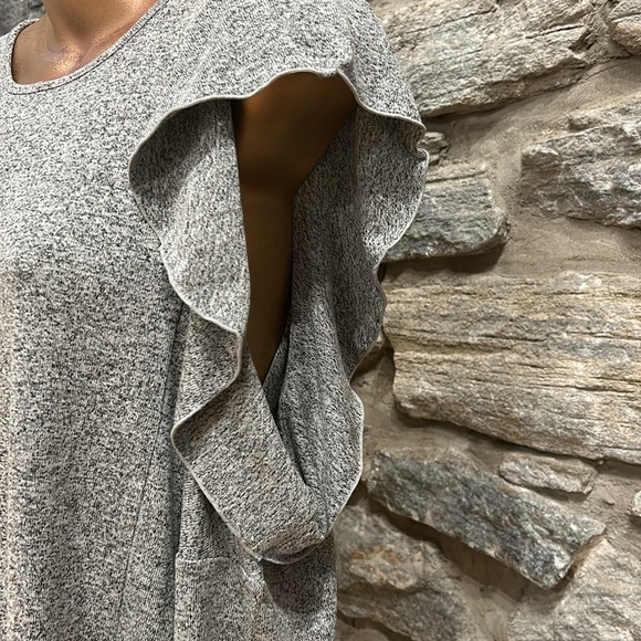 Ruffle Sleeve cold shoulder top - Picture 8 of 9